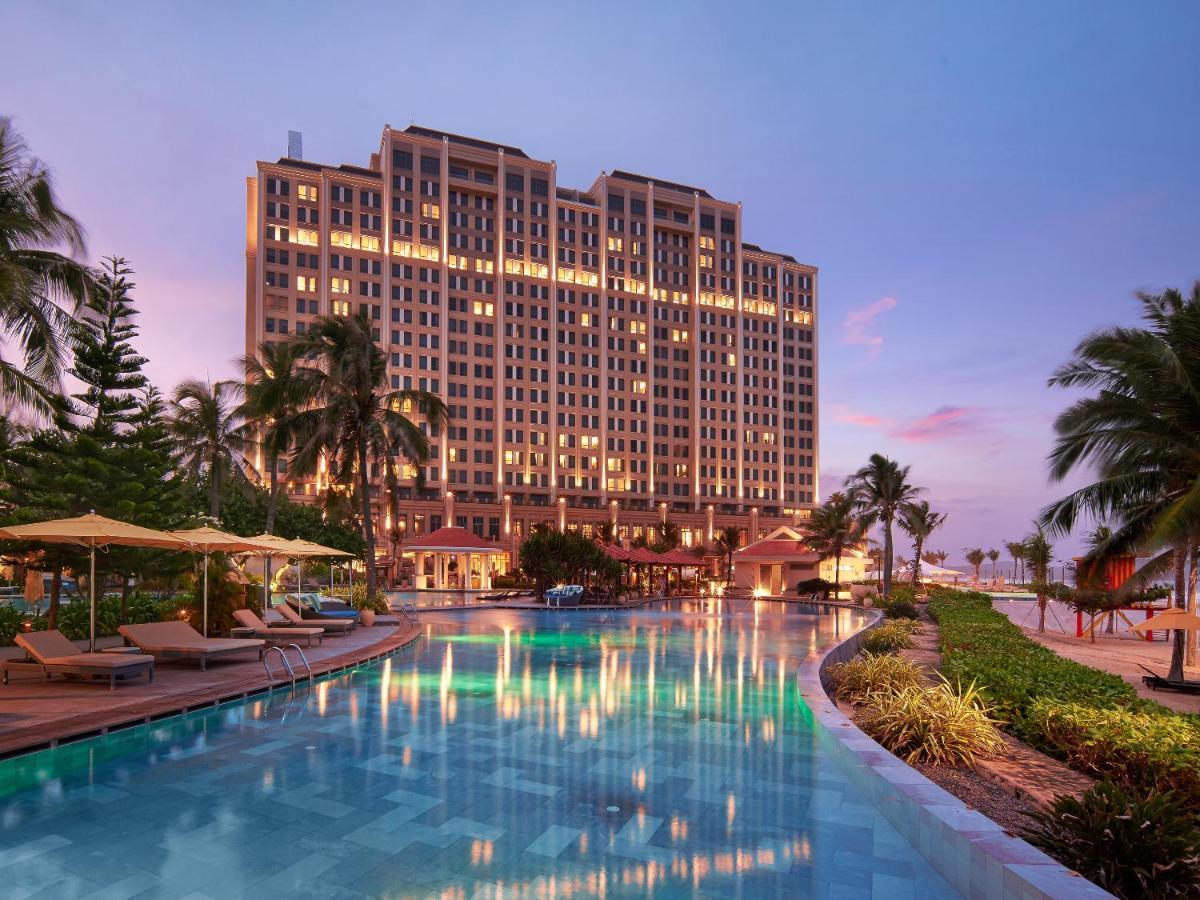 By Ihg 5*